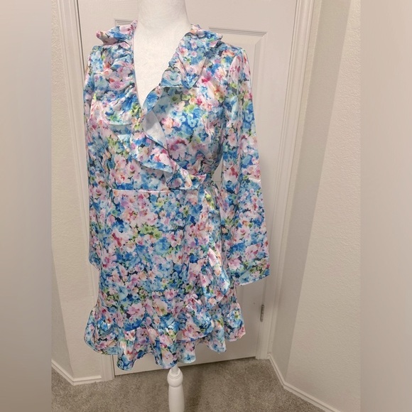 Bar III Petite Floral-Print Ruffled Tie-Waist Wrap Dress Size S - Picture 2 of 10